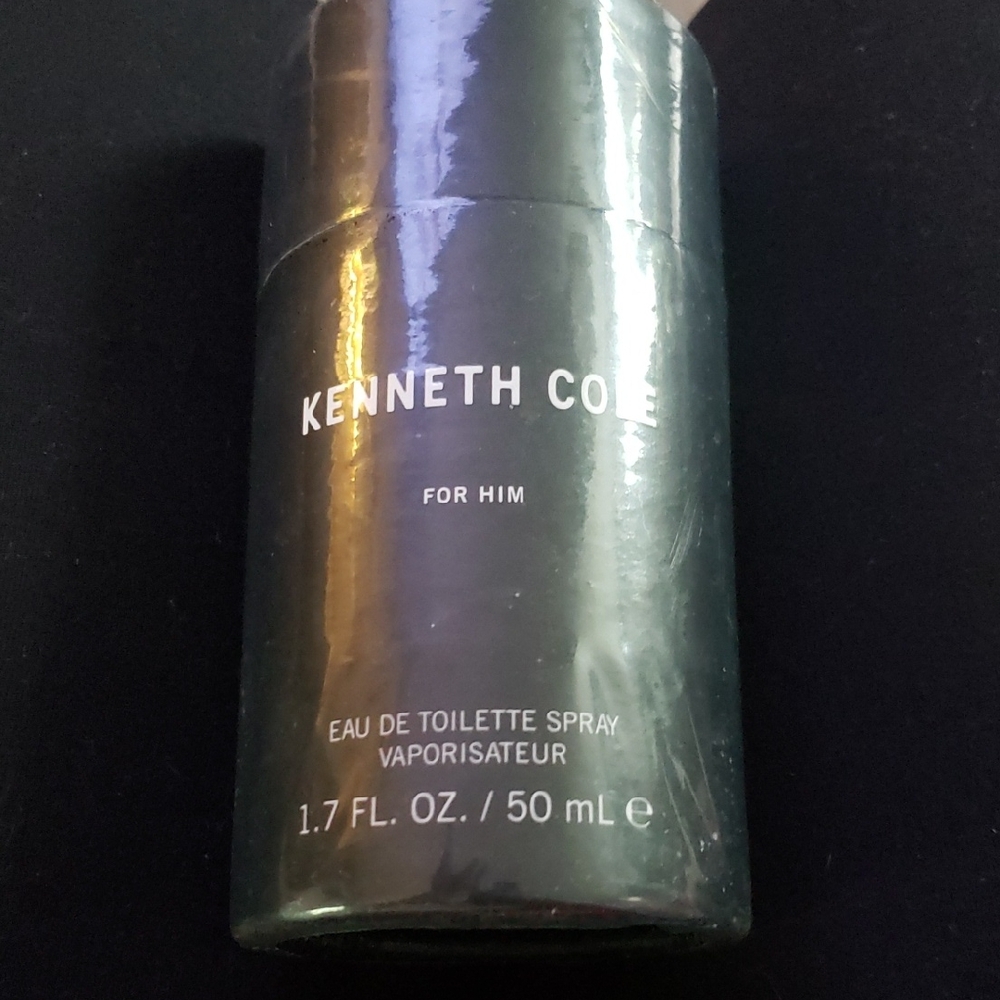 Kenneth Cole FOR HIM Eau de Toilette Spray 1.7 FL OZ / 50 mL